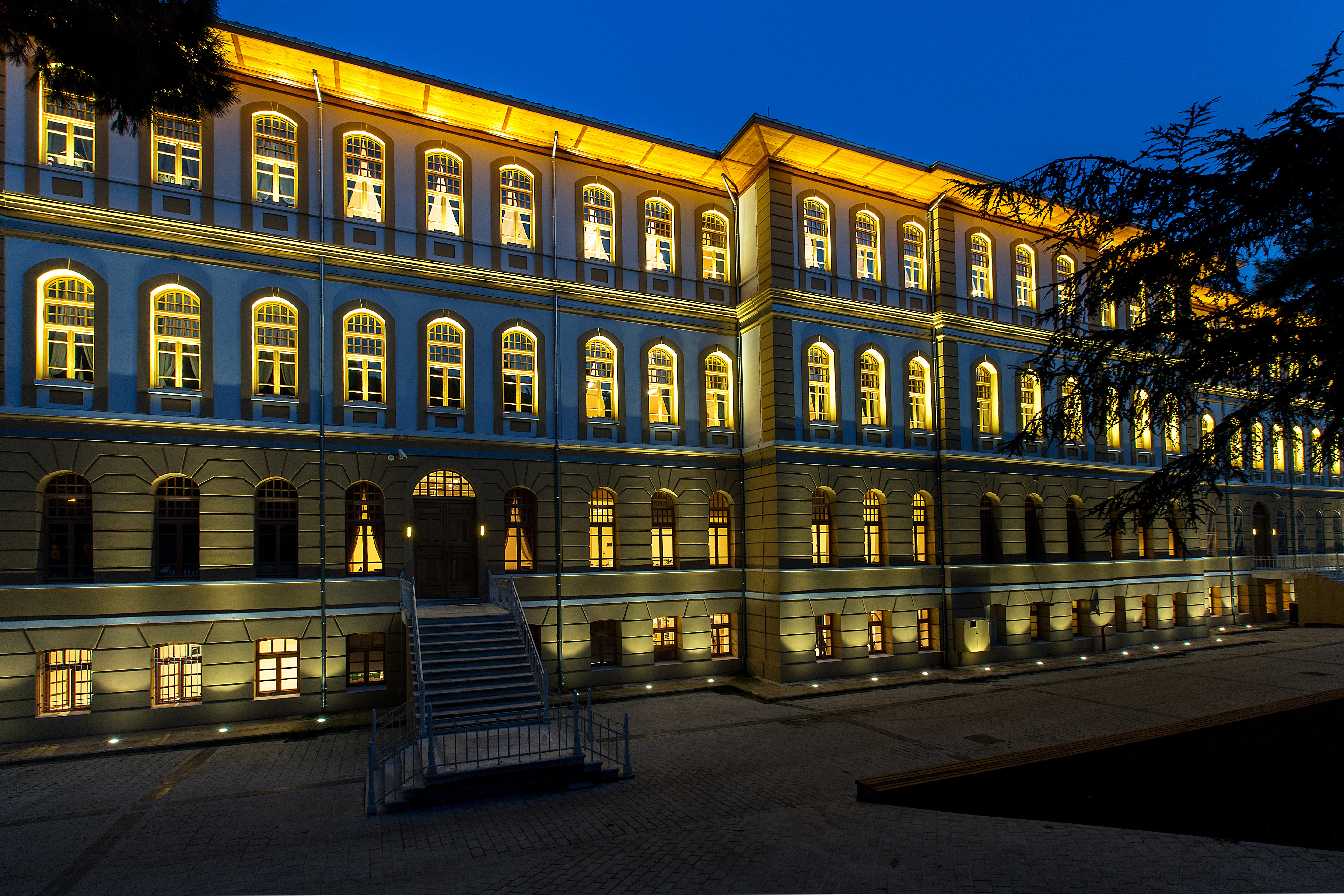 FSM ESKİ DARÜŞŞAFAKA LİSESİ RESTORASYONU